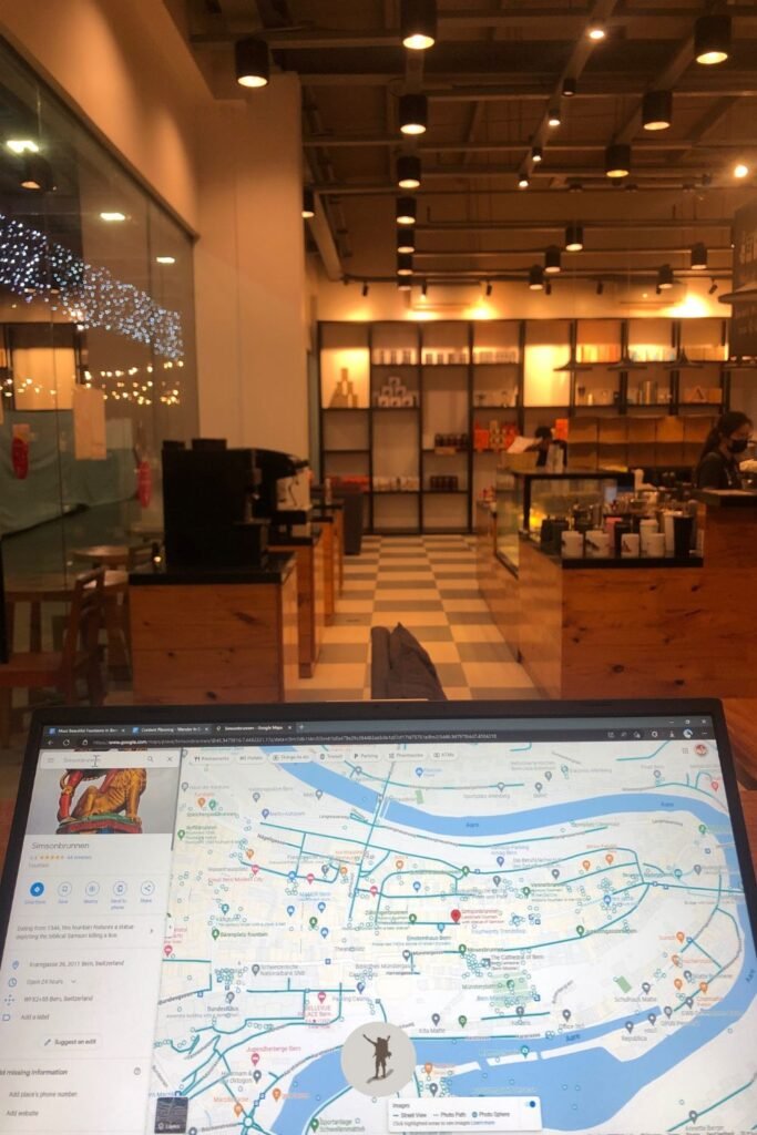 Building a Business-Ready Blog: The Role of Self-Awareness 1 Travel planning and blogging inside a coffee shop